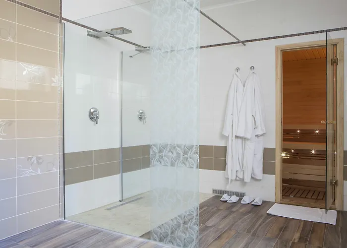 Lavanda Hotel&apartments فندق 3*