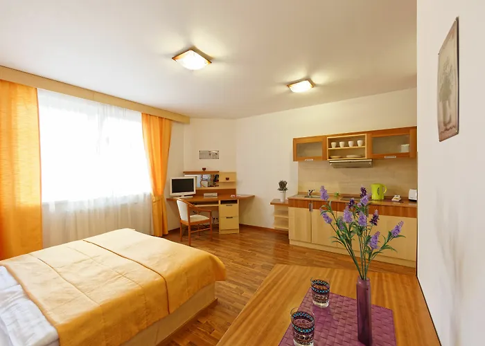 Lavanda Hotel&apartments فندق